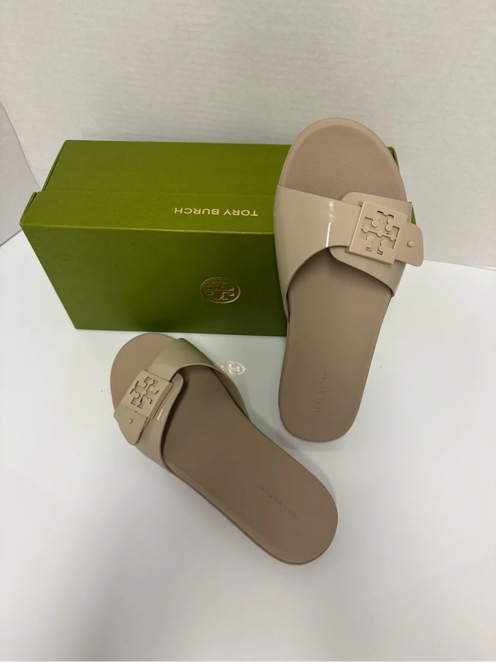 Tory Burch Mellow Buckle Stone Grey Patent Slide with Logo Buckle Size 9